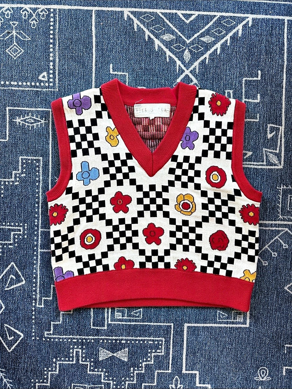 Kina & Tam Checkered V-Neck Sweater Vest in White & Red Size Medium